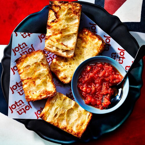 Pan con Tomate